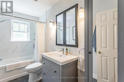 213 Manitoulin Drive, London, ON - Indoor Photo Showing Bathroom