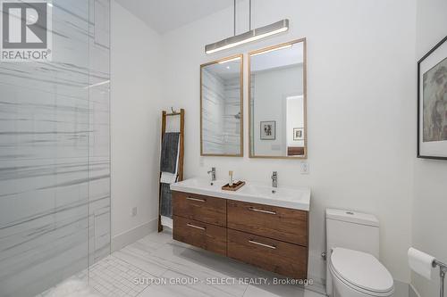 185 Commissioners Road E, London, ON - Indoor Photo Showing Bathroom