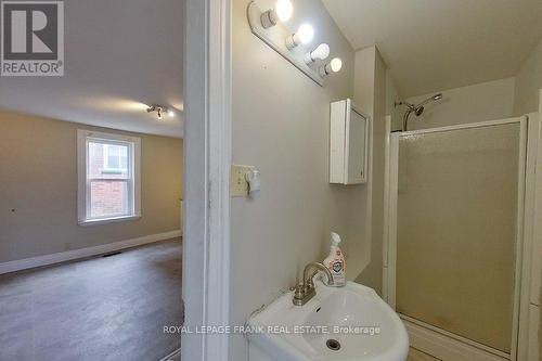 485-487 Sherbrooke Street, Peterborough (Otonabee), ON - Indoor Photo Showing Bathroom