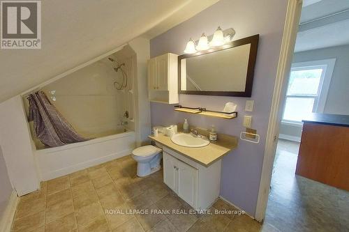 485-487 Sherbrooke Street, Peterborough (Otonabee), ON - Indoor Photo Showing Bathroom