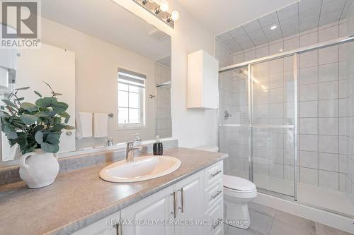 38 Lowes Hill Circle, Caledon, ON - Indoor Photo Showing Bathroom