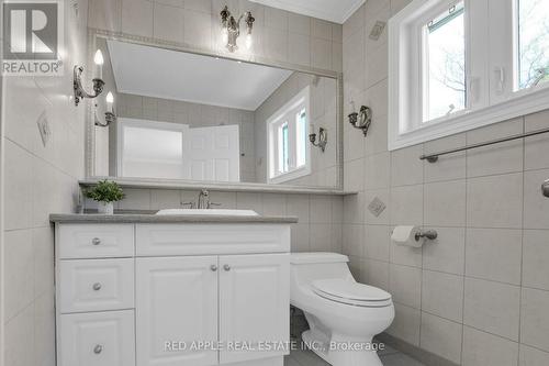 31 Mulock Drive, Bradford West Gwillimbury, ON - Indoor Photo Showing Bathroom