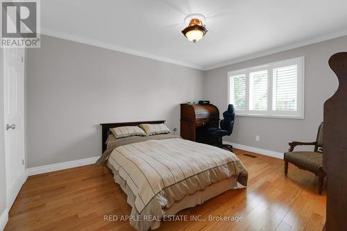 31 Mulock Drive, Bradford West Gwillimbury, ON - Indoor Photo Showing Bedroom