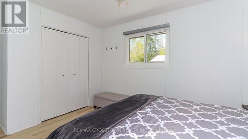 69 Lesperance Road, Tiny, ON - Indoor Photo Showing Bedroom