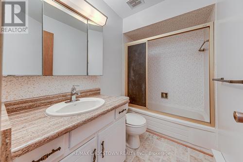 185 Lakeshore Road W, Oro-Medonte, ON - Indoor Photo Showing Bathroom
