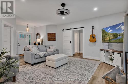 353 Jarvis Road, Madoc, ON - Indoor Photo Showing Living Room