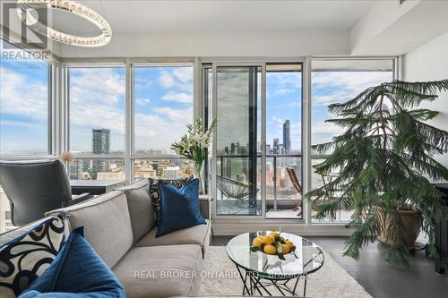 5215 - 70 Temperance Street, Toronto, ON - Indoor Photo Showing Living Room