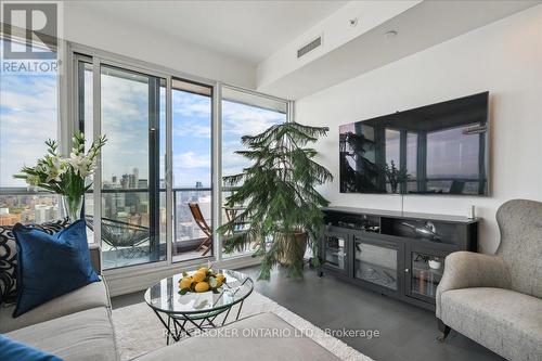 5215 - 70 Temperance Street, Toronto, ON - Indoor Photo Showing Living Room