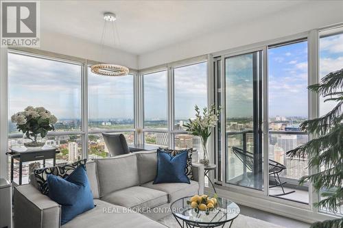 5215 - 70 Temperance Street, Toronto, ON - Indoor Photo Showing Living Room