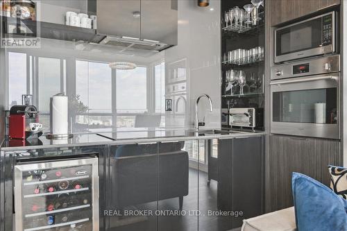5215 - 70 Temperance Street, Toronto, ON - Indoor Photo Showing Kitchen With Upgraded Kitchen
