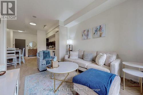 914 - 38 Cameron Street, Toronto, ON - Indoor Photo Showing Living Room