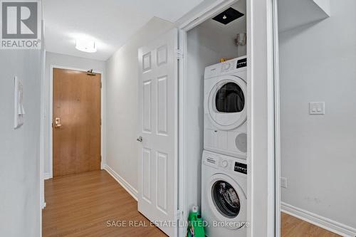 1001 - 43 Eglinton Avenue, Toronto, ON - Indoor Photo Showing Laundry Room