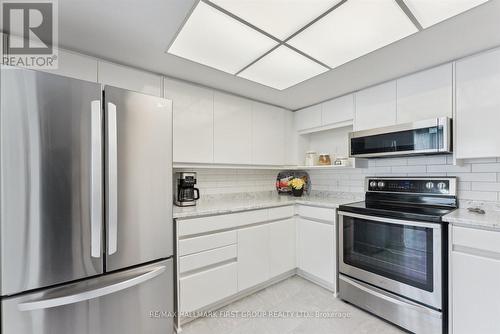 201 - 25 Cumberland Lane, Ajax, ON - Indoor Photo Showing Kitchen