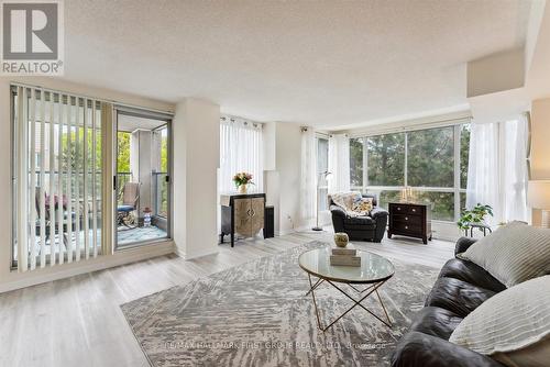 201 - 25 Cumberland Lane, Ajax, ON - Indoor Photo Showing Living Room