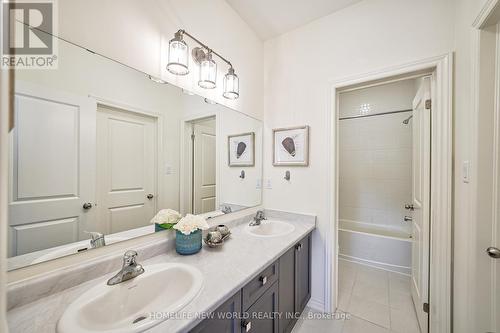 74 Fruitful Crescent, Whitby, ON - Indoor Photo Showing Bathroom