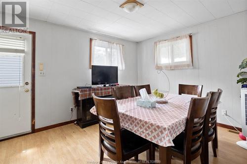 1819 Francois, Windsor, ON - Indoor Photo Showing Dining Room