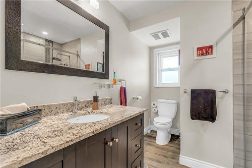 128 Hardale Crescent, Hamilton, ON - Indoor Photo Showing Bathroom