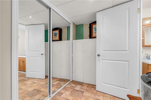 128 Hardale Crescent, Hamilton, ON - Indoor Photo Showing Other Room