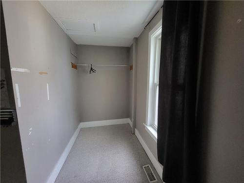 321 Charlton Avenue W, Hamilton, ON - Indoor Photo Showing Other Room