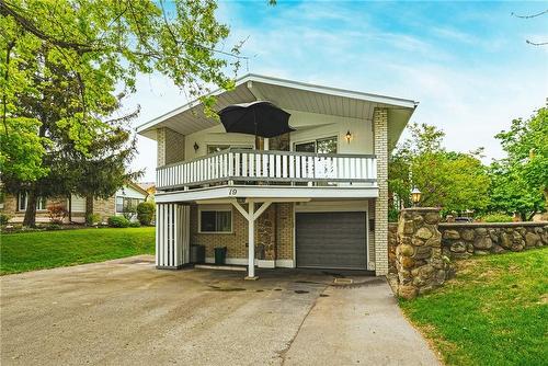 19 Dauphine Place, Welland, ON - Outdoor With Balcony