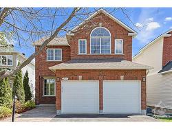 211 STONEWAY Drive  Ottawa, ON K2G 6R2