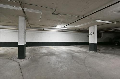 4450 Tucana Court|Unit #1503, Mississauga, ON - Indoor Photo Showing Garage