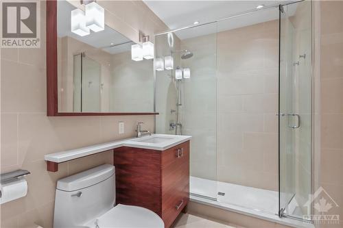 Ensuite with large walk-in shower. - 90 George Street Unit#402, Ottawa, ON - Indoor Photo Showing Bathroom