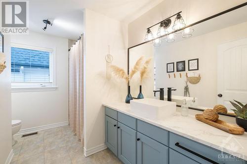 504 Mazari Crescent, Ottawa, ON - Indoor Photo Showing Bathroom
