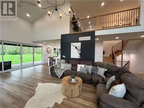 174088 Mulock Road, West Grey, ON - Indoor Photo Showing Living Room