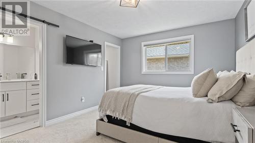 696 22Nd Avenue, Hanover, ON - Indoor Photo Showing Bedroom