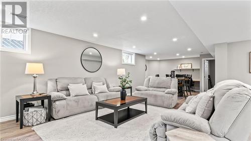 696 22Nd Avenue, Hanover, ON - Indoor Photo Showing Living Room