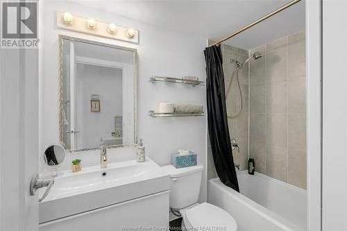150 Park Unit# 1515, Windsor, ON - Indoor Photo Showing Bathroom