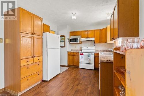 7 Albery Court, Meaford, ON - Indoor Photo Showing Kitchen