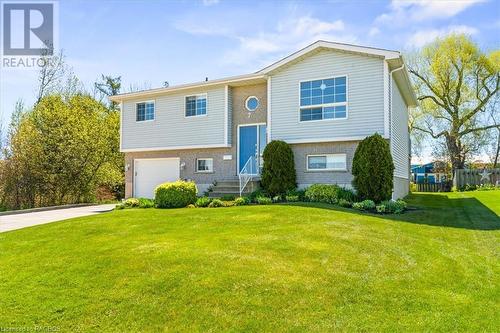 7 Albery Court, Meaford, ON - Outdoor With Facade