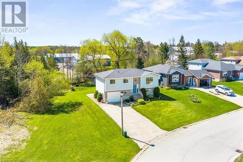 7 Albery Court, Meaford, ON - Outdoor With Facade