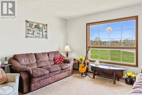 7 Albery Court, Meaford, ON - Indoor Photo Showing Living Room