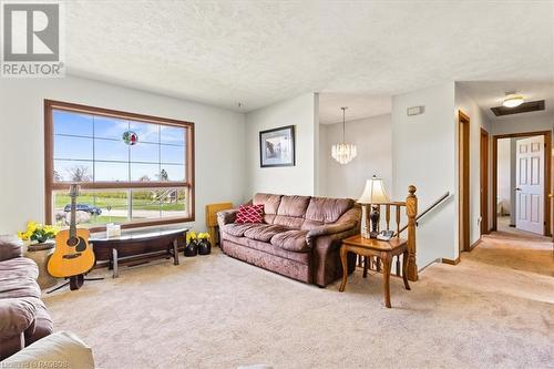 7 Albery Court, Meaford, ON - Indoor Photo Showing Living Room