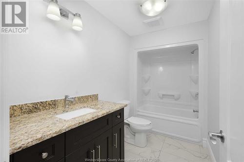 23 Noble, Amherstburg, ON - Indoor Photo Showing Bathroom