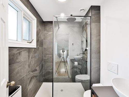 Ensuite bathroom - 213 Rue Glen, Rosemère, QC - Indoor Photo Showing Bathroom