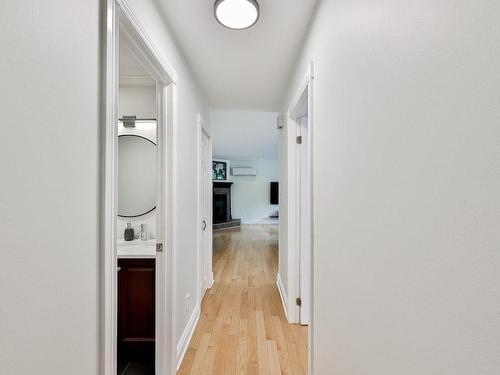 Passageway - 213 Rue Glen, Rosemère, QC - Indoor Photo Showing Other Room