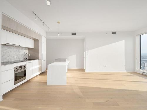 Overall view - 4904-1188 Rue St-Antoine O., Montréal (Ville-Marie), QC - Indoor Photo Showing Kitchen With Upgraded Kitchen