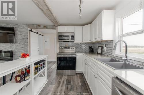141 Stead Lane, Pointe Du Chene, NB - Indoor Photo Showing Kitchen With Double Sink With Upgraded Kitchen