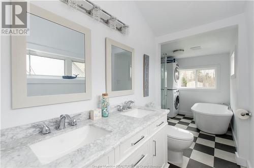 141 Stead Lane, Pointe Du Chene, NB - Indoor Photo Showing Bathroom