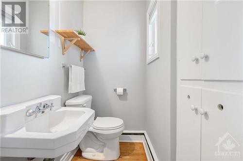 2300 Fox Crescent, Ottawa, ON - Indoor Photo Showing Bathroom