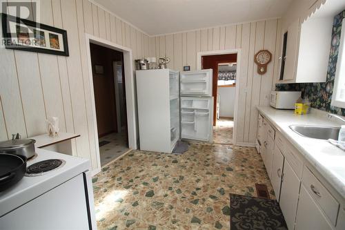 192-194 Main Street, Norris Point, NL - Indoor Photo Showing Kitchen