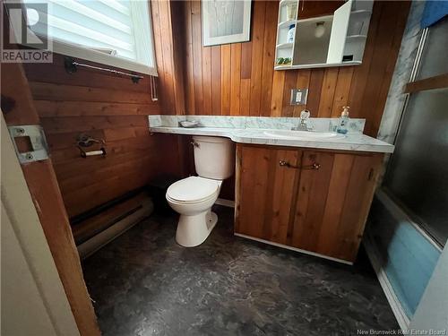1 Veniot Street, Edmundston, NB - Indoor Photo Showing Bathroom