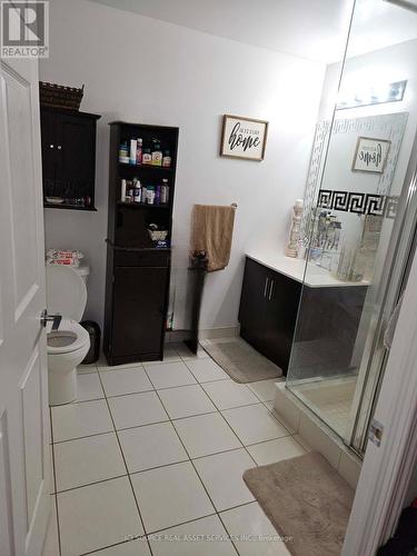 1127 - 15 James Finlay Way, Toronto, ON - Indoor Photo Showing Bathroom