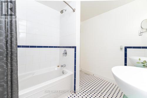 6 Gafney Drive, Mississauga, ON - Indoor Photo Showing Bathroom