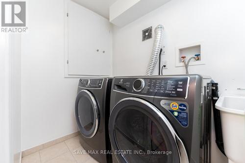 6 Gafney Drive, Mississauga, ON - Indoor Photo Showing Laundry Room