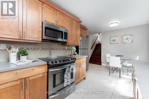 6 Gafney Drive, Mississauga, ON - Indoor Photo Showing Kitchen